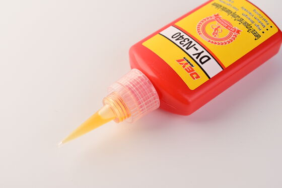 غراء لاهوائي لاصق من Threadlocker أصفر فاتح مصمم لتوفير قفل آمن ومقاوم للتسرب في التجميعات